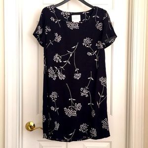 Erika Studio Dress Size Medium Black White Floral Short Sleeves